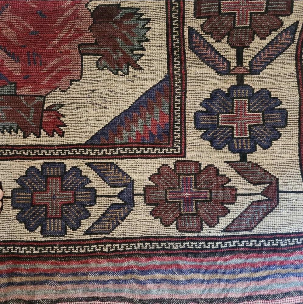 Vintage Strawberries Turkish Carpet 6'x 4' - handmade, wool, natural dyes - Picture 5 of 6